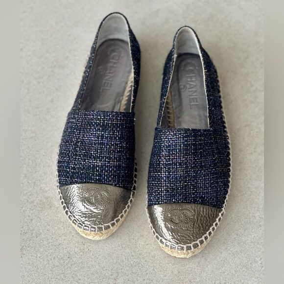 Chanel CC Espadrilles Metallic Navy Tweed Patent Leather Cap Toe Size 39 Slip on - Picture 2 of 11
